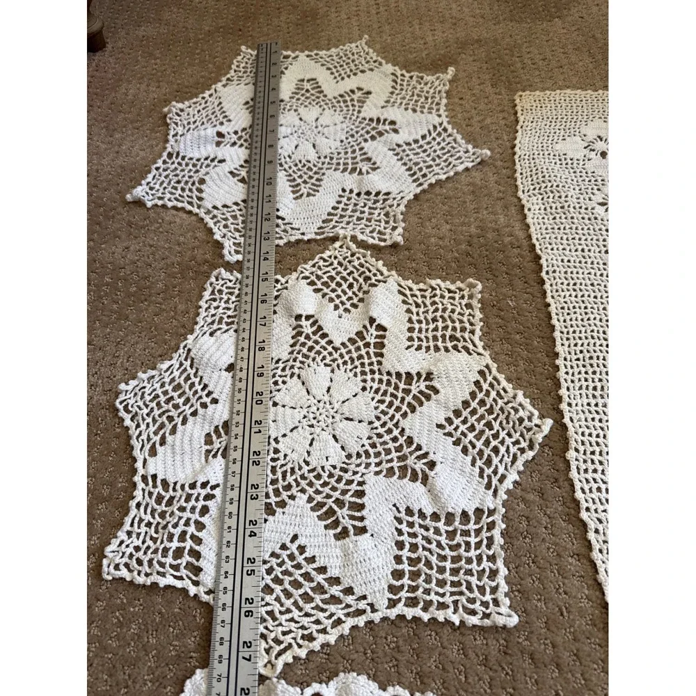 Vintage White Hand Crochet Lace Table Runner and Doily Lot 5pc Floral Victorian